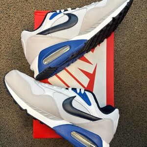 Nike Air Max Correlate White Obsidian , Blue & Navy Runner Sneakers